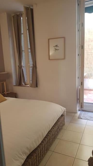 2 Pieces Dans Le Centre Avec Petite Terrasse 3*** Apartment Marseille Ngoại thất bức ảnh