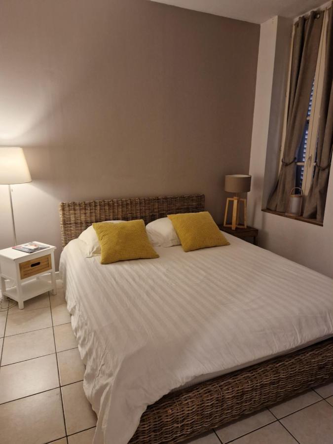 2 Pieces Dans Le Centre Avec Petite Terrasse 3*** Apartment Marseille Ngoại thất bức ảnh